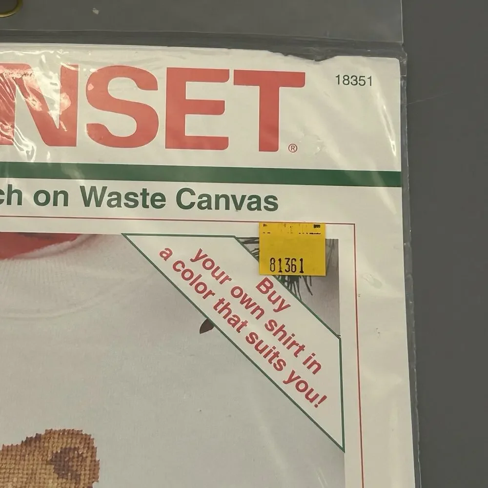 VTG Sunset A Christmas Cuddle Counted Cross Stitch Kit Waste Canvas 18351 Bear